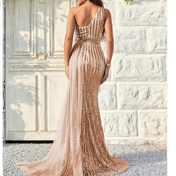 Luxe One Shoulder Pleated Party Prom Wedding Formal Dress - Picture 9 of 13